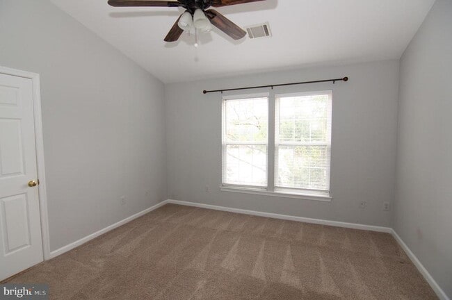 Building Photo - 110 Ingle Pl