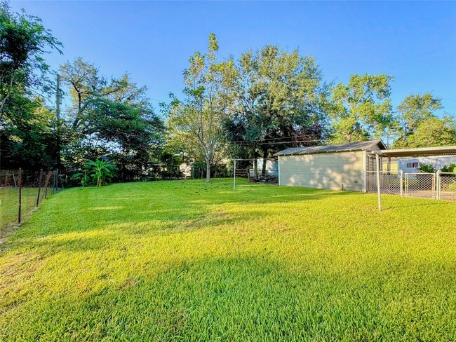 Building Photo - 6714 Dillon St