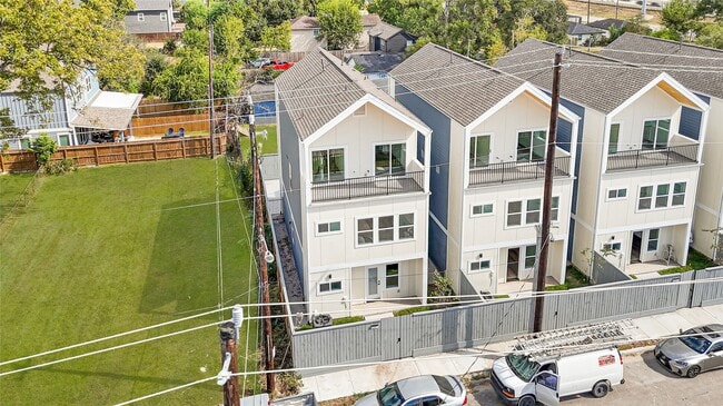 Building Photo - 3108 Arlington St