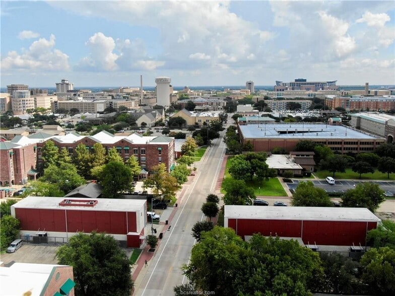 Building Photo - 1 Bed, 1.5 Bath Apartment on Northgate! Minutes from TAMU