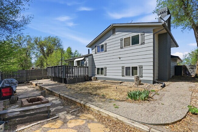 Building Photo - $2,040.95, 3-bed, 2-bathroom located in Colorado Springs with a large backyard