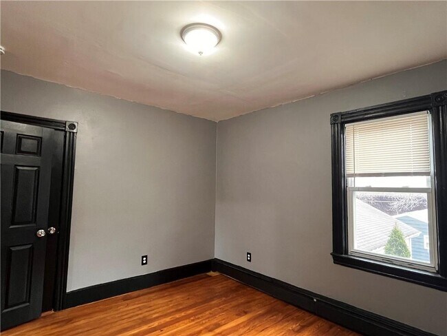 Building Photo - 28 Roger Williams Ave