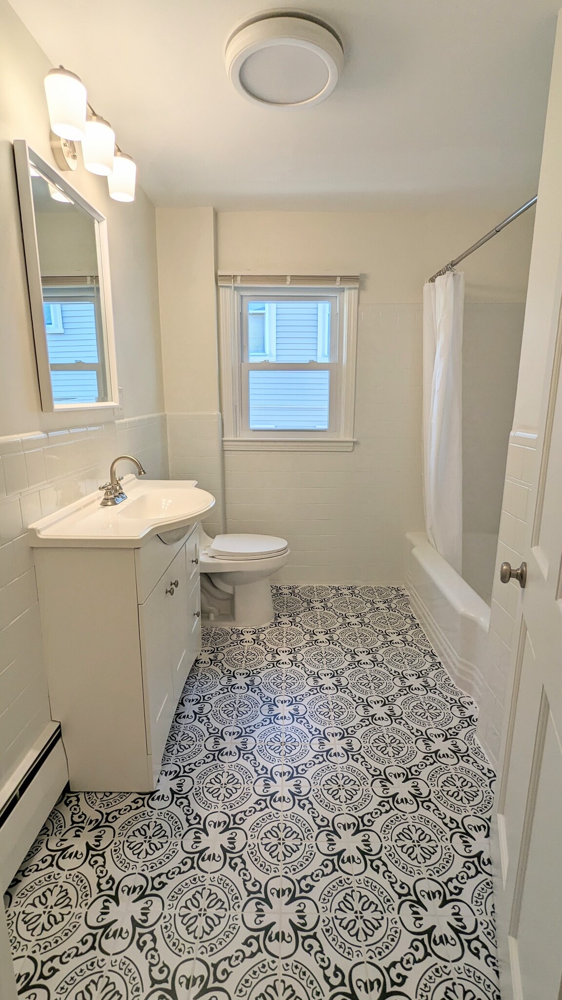 Building Photo - 852 Smith St