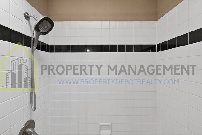 Building Photo - Spacious 3-Bedroom, 3-Bath Home Available