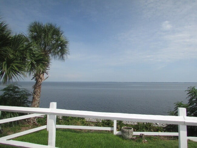 Building Photo - Bayfront Living Minutes from Downtown, NAS...