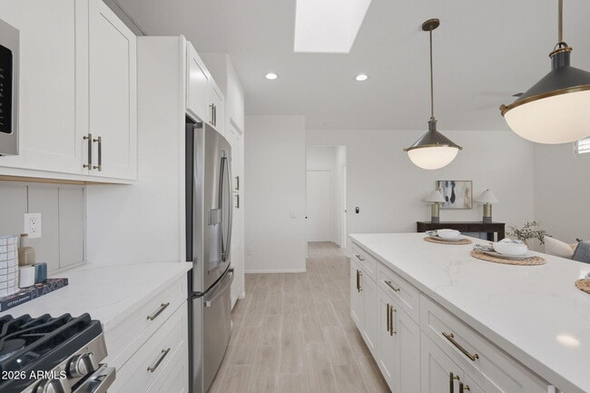 Building Photo - 22408 N Las Vegas Dr