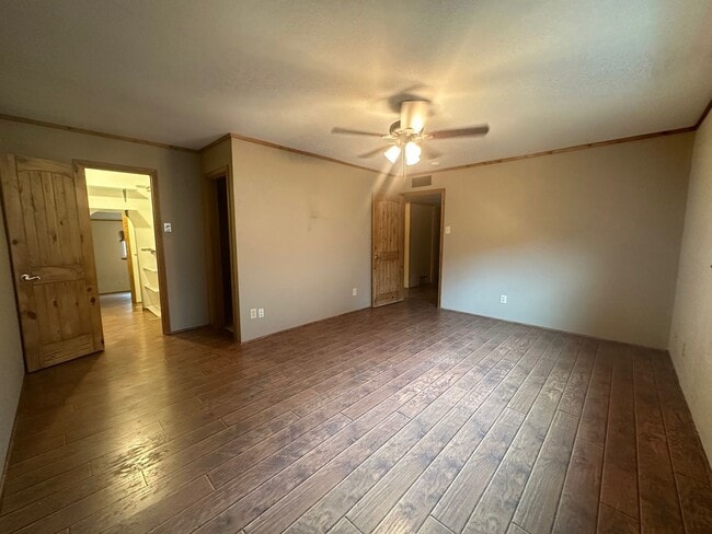 Building Photo - Adorable Home on Corner LOT- COMING SOON