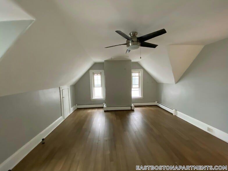 Building Photo - 31 Falcon St