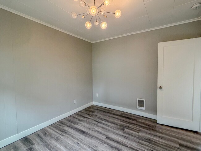 Building Photo - 2212 Rucker Ave