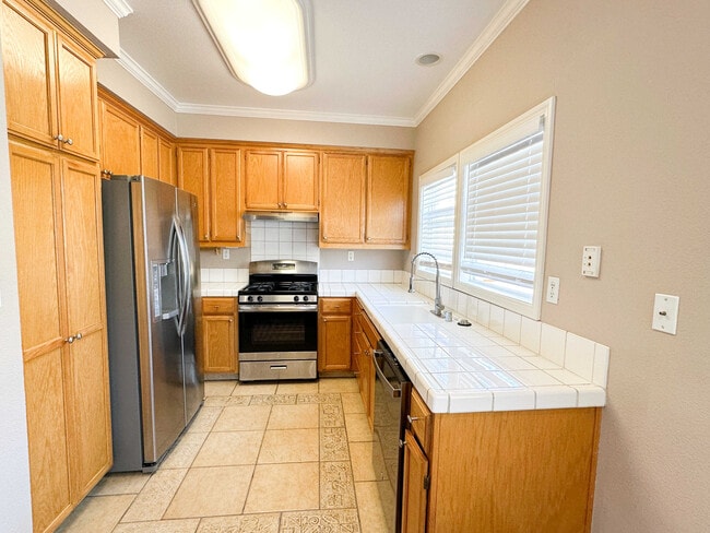 Building Photo - 3569 Langdon Common