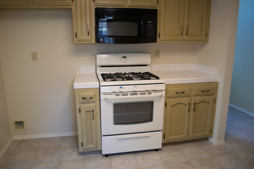 Building Photo - 35 Fisher Ct