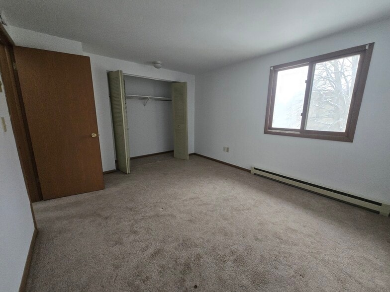 Building Photo - 33 4th Ave