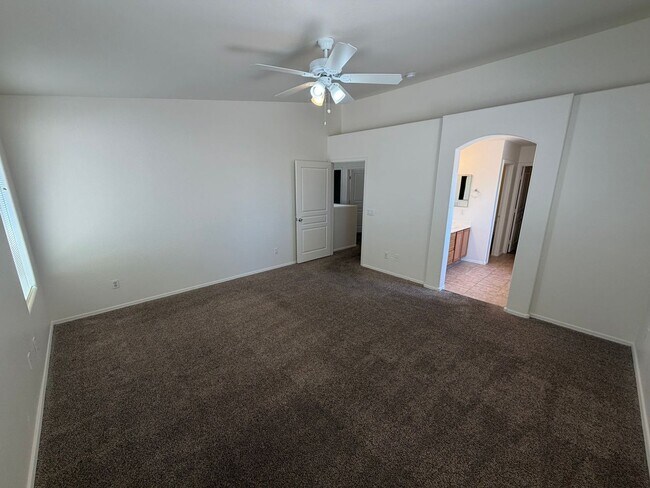 Building Photo - 6631 S 18th Ln