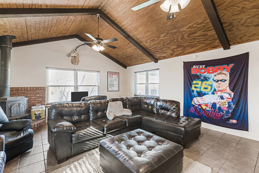 Building Photo - 3504 Corto Ave