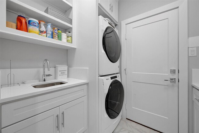 Building Photo - 19 Acorn Cluster Ct