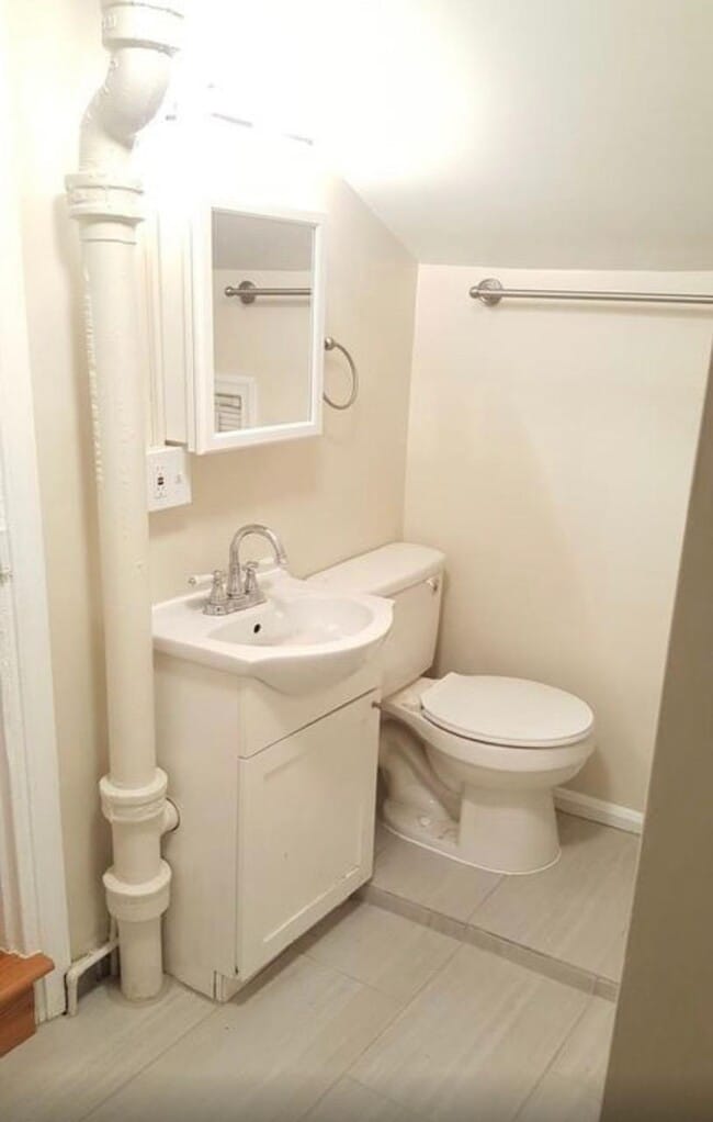 Building Photo - 102 E South St