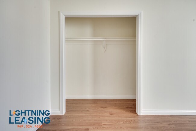 Building Photo - 1059 Normandie Ave