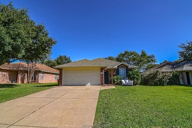 Building Photo - Newly Remodeled Unit!