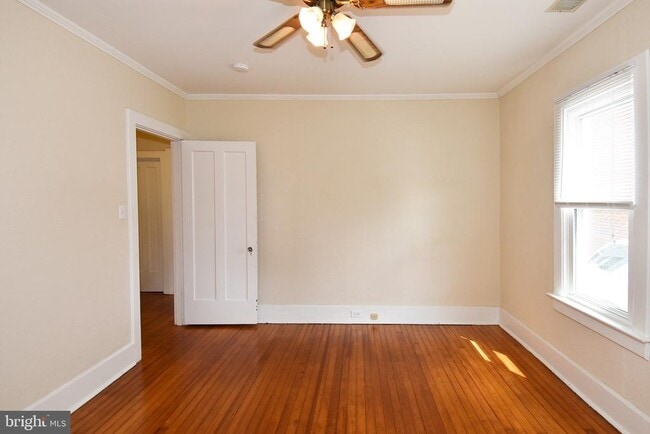Building Photo - 930 N Danville St