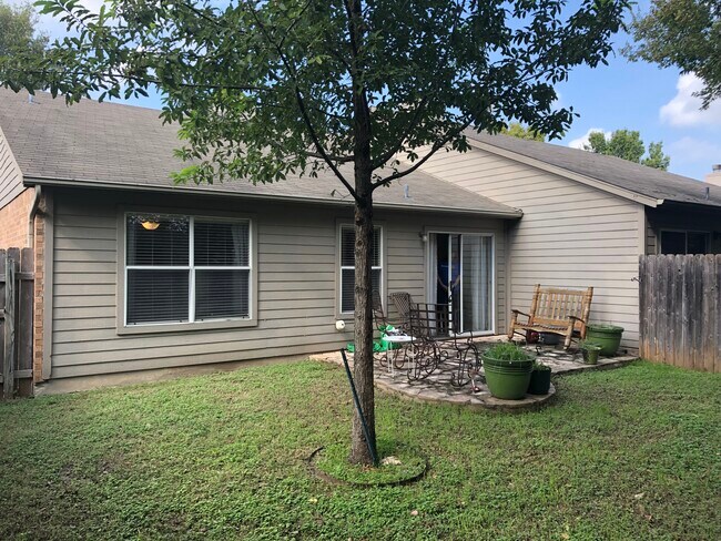 Building Photo - 600 Frostwood Dr