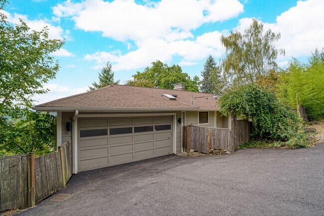 Building Photo - SW Portland!! Stunning 4-Bedroom Home with...