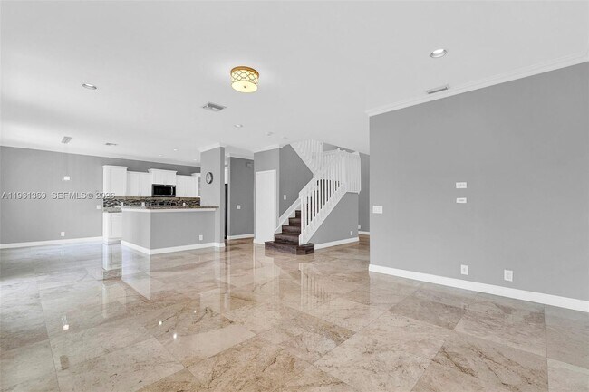 Building Photo - 1518 Maple Dr