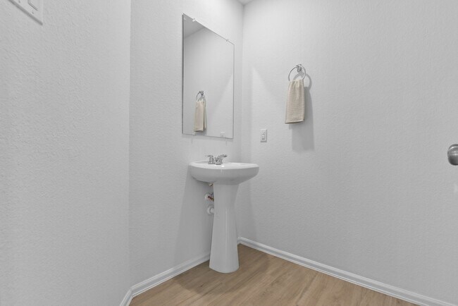 Building Photo - 18718 Clearwater Brk Dr