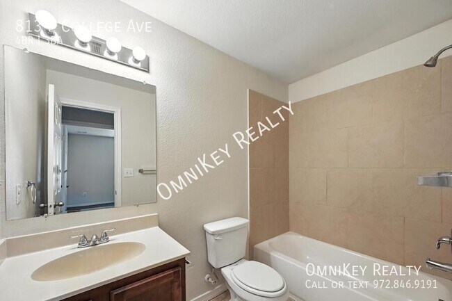 Building Photo - 813 E College Ave