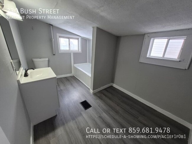 Building Photo - 330 Bush St