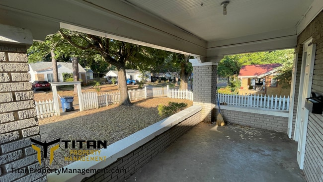 Building Photo - 2Bed/1Bath House