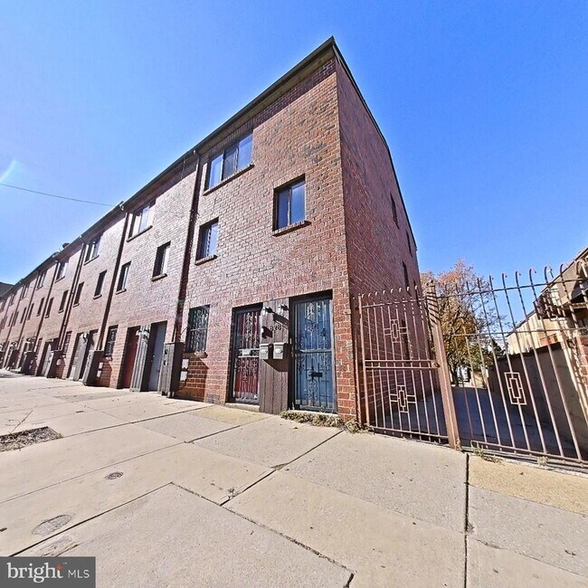 Building Photo - 828 N 26th St