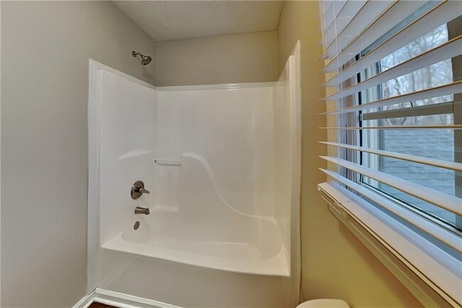 Building Photo - 284 Kent Ln