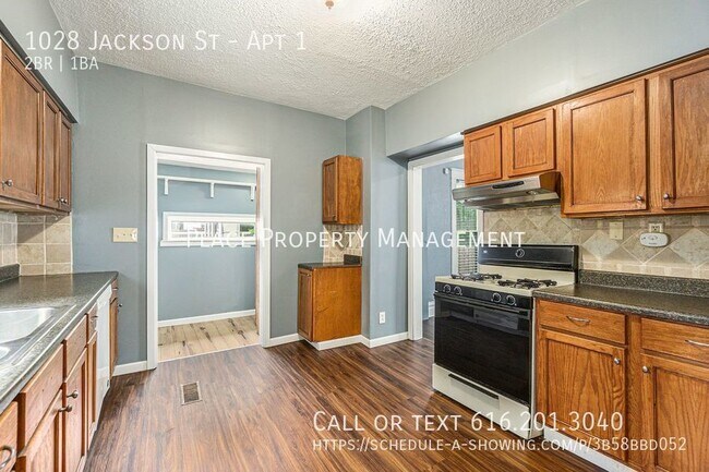 Building Photo - 1028 Jackson St
