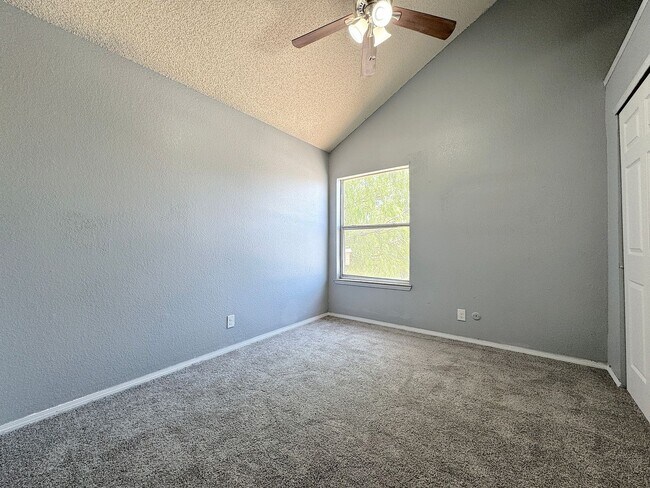 Building Photo - West El Paso 4 Bed/2Bath