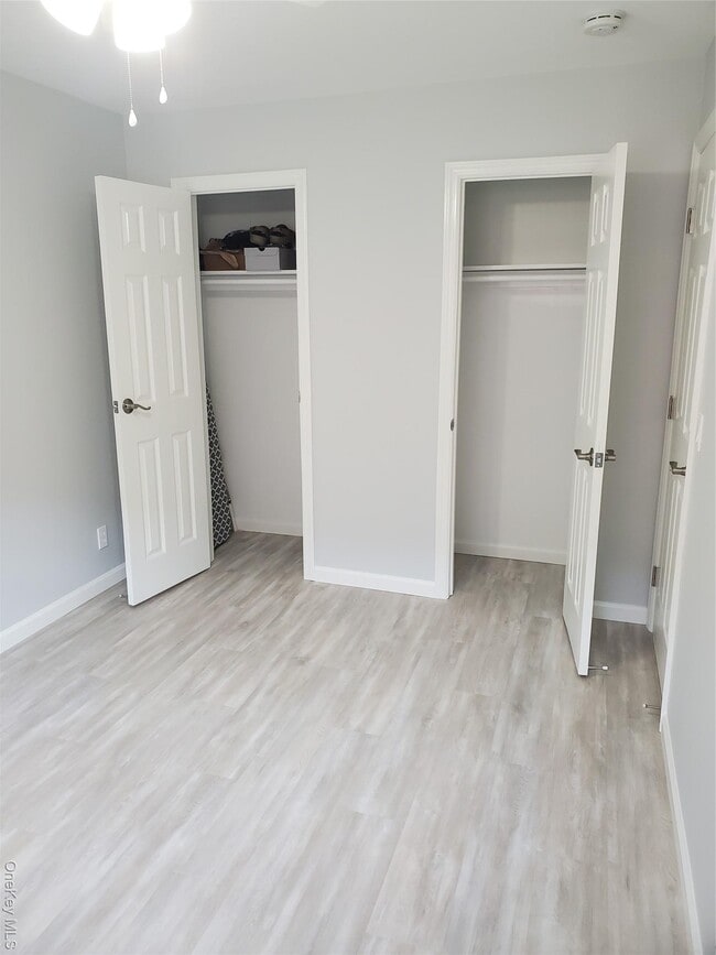 Building Photo - 1879 Crompond Rd