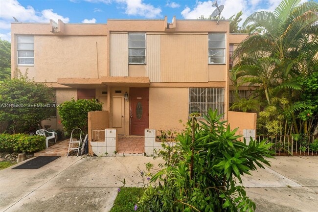 Primary Photo - 6011 SW 69th St