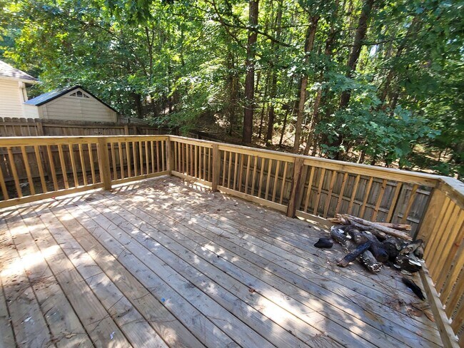 Building Photo - Home in Benton