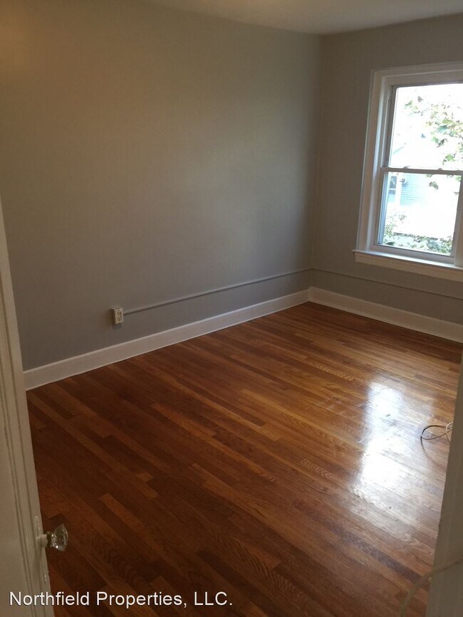 Building Photo - 115 Lowell St