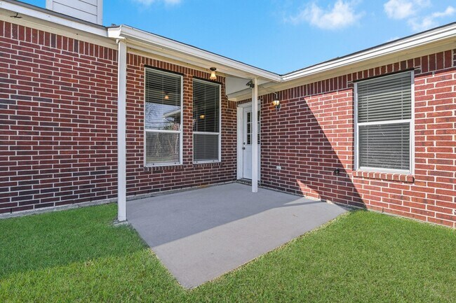 Building Photo - 10002 Forest Spring Ln