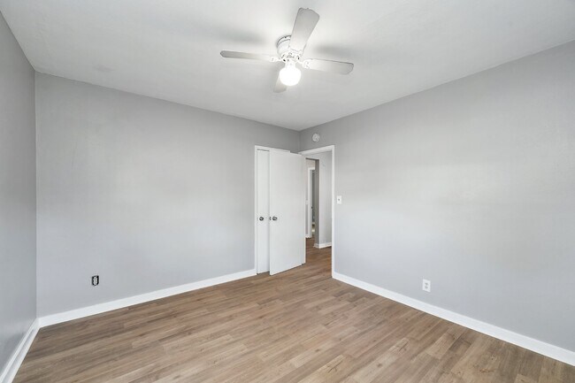 Building Photo - 3320 6th Ave N