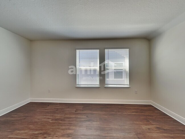 Building Photo - 6451 Emerald Hls Wy