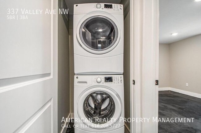 Building Photo - 337 Valley Ave NW