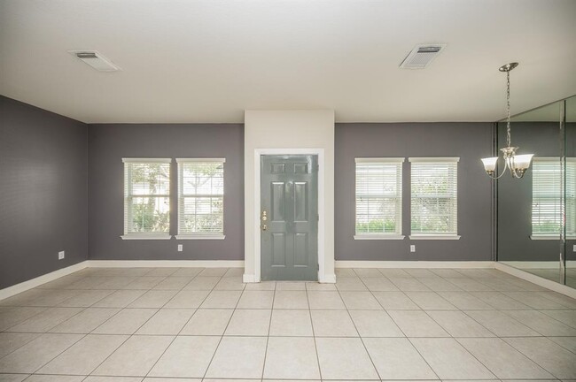 Building Photo - 5839 Sonoma Ridge