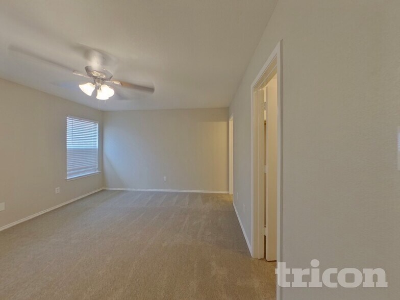 Building Photo - 4845 Leaf Hollow Dr