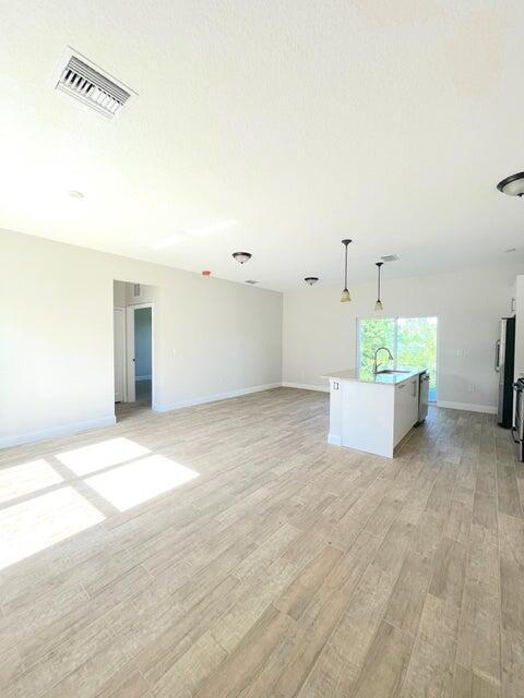 Building Photo - 847 Willowwood Ave