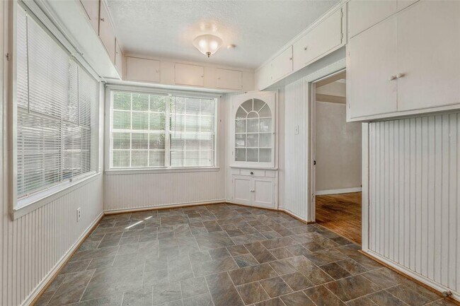 Building Photo - 503 Teague St