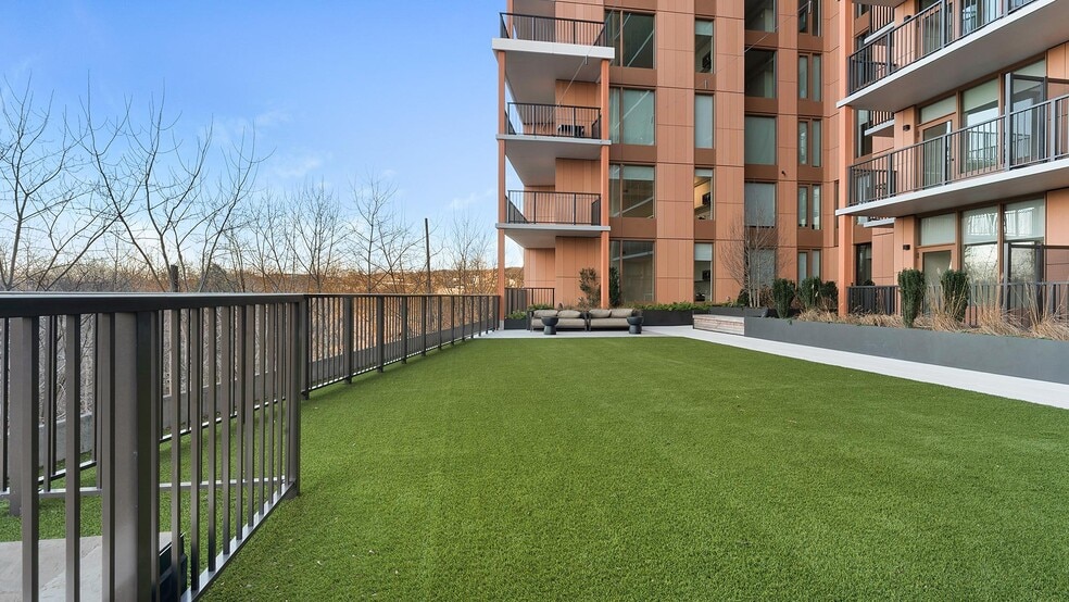 Building Photo - 632 Howard Rd SE