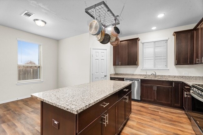 Building Photo - 1714 Avocet Way