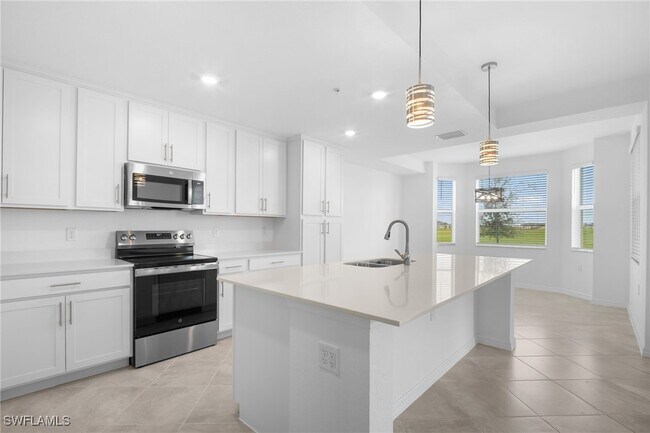 Building Photo - 15345 Grn Acrs Ave