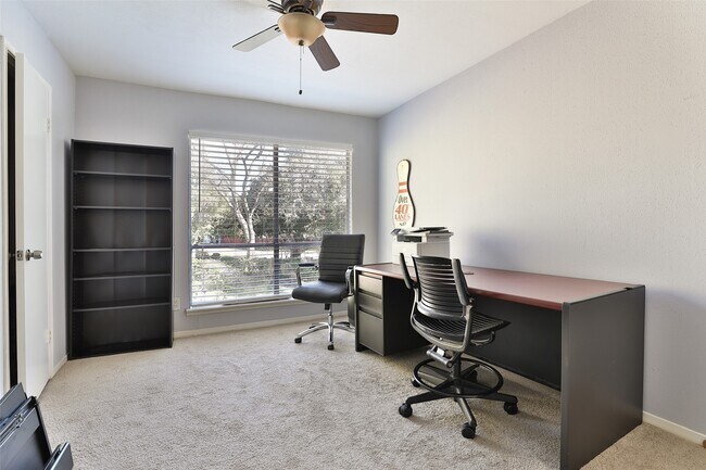 Building Photo - 5005 Georgi Ln